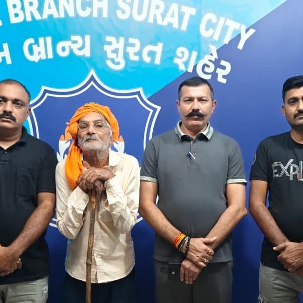 1997માં મહિધરપુરા હીરાબજારમાંથી 1.50 લાખની લૂંટ ચલાવી હતી:હથિયાર બતાવી લૂંટ કરી નાસી ગયેલો લૂંટારુ 30 વર્ષે મધ્યપ્રદેશના તરસમા ગામથી પકડાયો