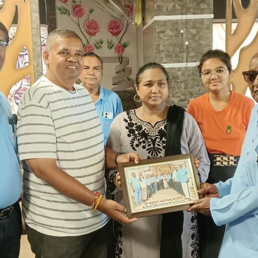 પાટણ જૂનાગંજ ઓટલા પરિષદના સભ્યોનું સન્માન કરાયું:જહુધામ પાટોત્સવ, ધારણોજ તરફથી નવીનભાઈ વાણીયાએ કાર્યક્રમ યોજ્યો