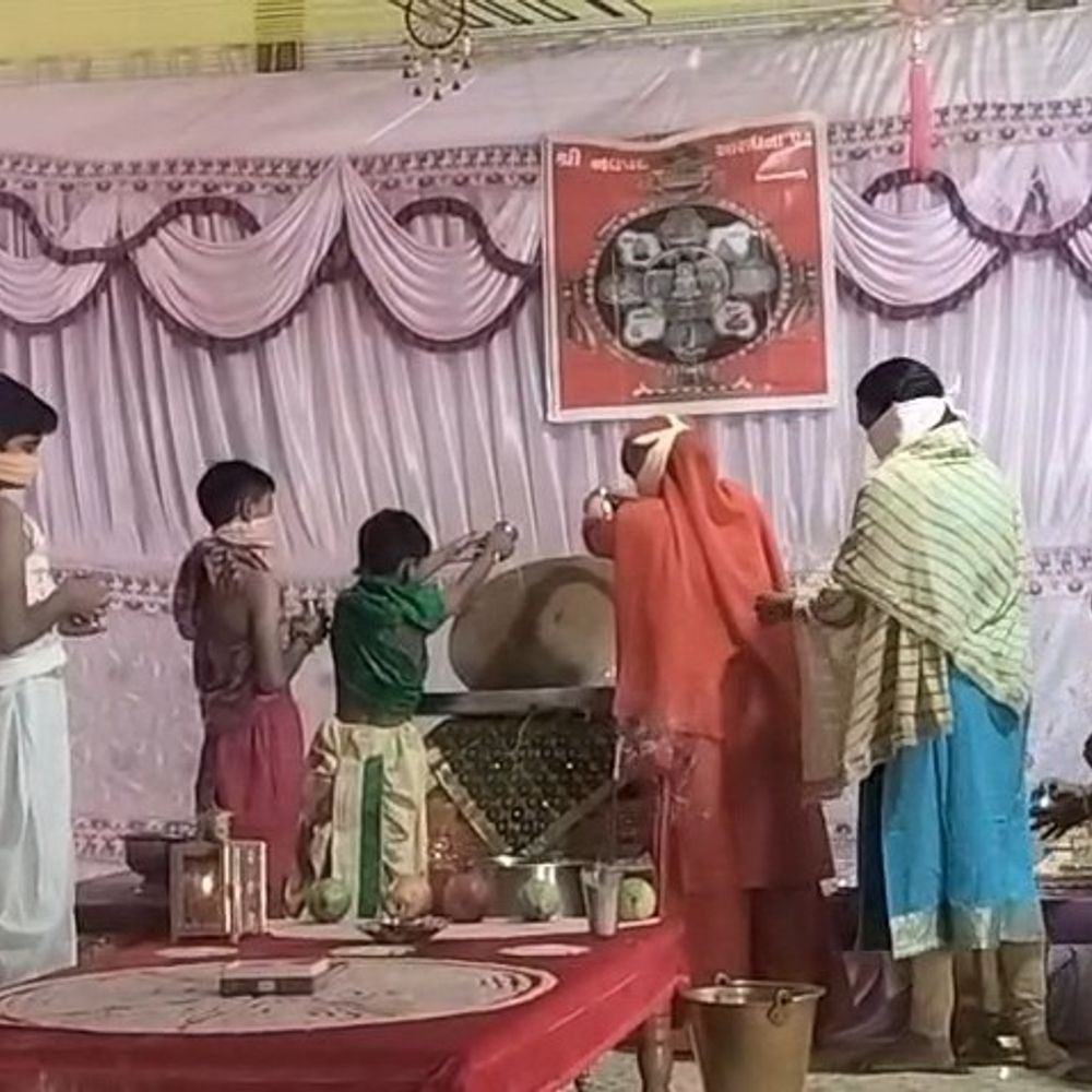 બોટાદ જૈન સંઘમાં ‘સન્મતિતર્ક – ન્યાયસુધા’ ગ્રંથનું વિમોચન:આચાર્ય હેમચંદ્ર સૂરીશ્વરજી મ.સા.ના આશીર્વાદથી જ્ઞાનમય સમારોહ યોજાયો