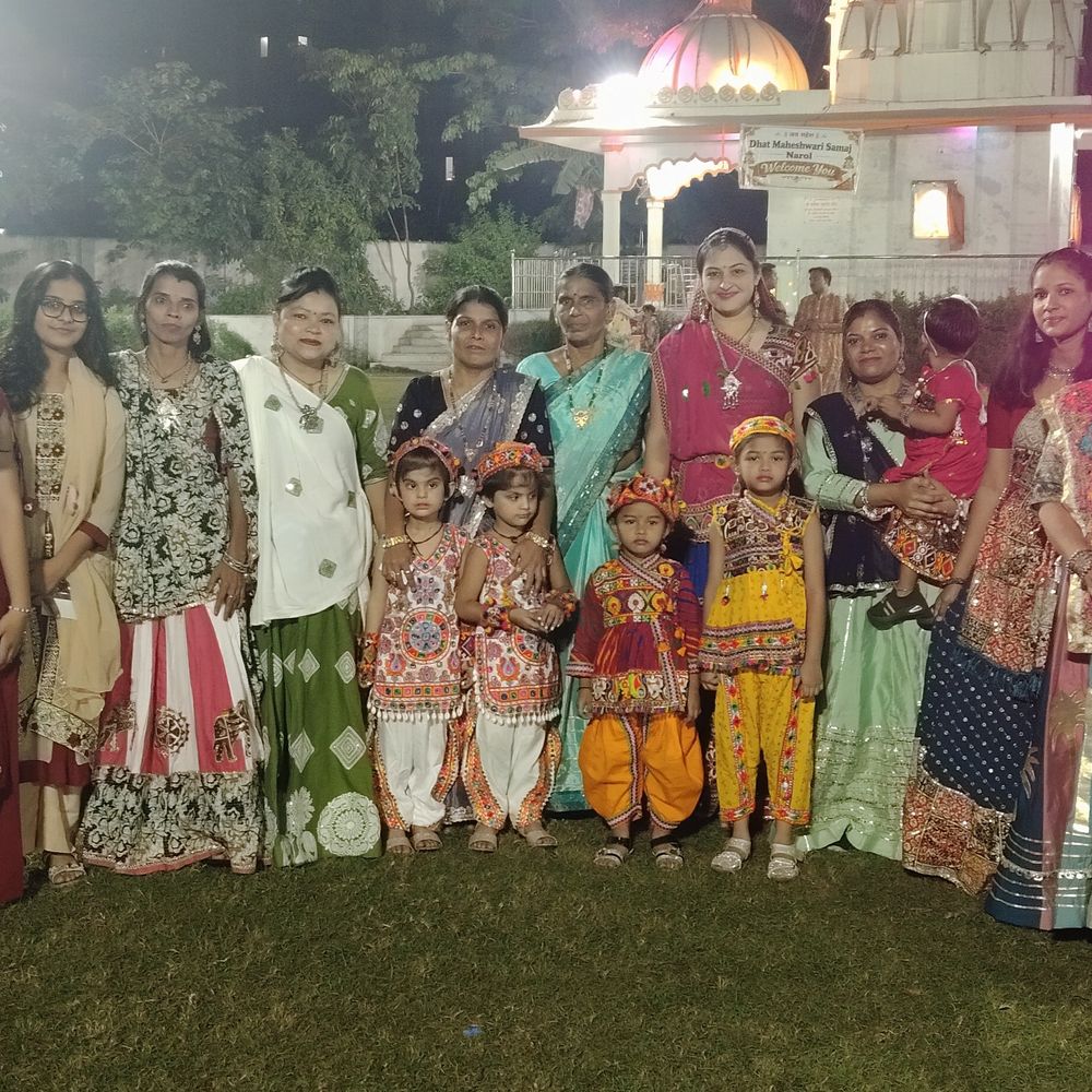મહેશ્વરી સમાજે શરદ પૂનમના ગરબાનું આયોજન કર્યું:અમદાવાદના નારોલ વિસ્તારમાં સંગાણી ઉપવન બંગલો ખાતે ગરબા યોજાયા