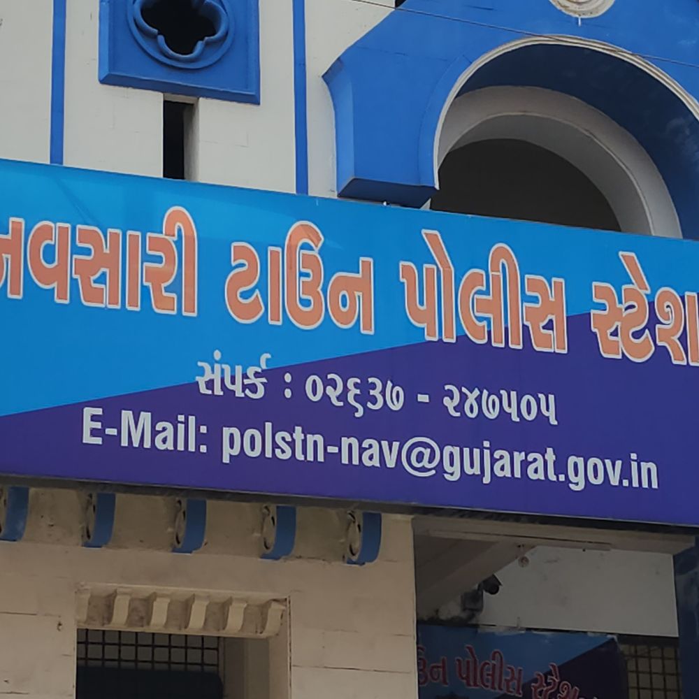 નવસારીમાં વ્યાજખોરોનો ત્રાસ, 3.50 લાખની લોન સામે કાર પડાવી:4.27 લાખ વસૂલ્યા છતાં વધુ 10 લાખ માગનાર બે સામે ગુનો નોંધાયો