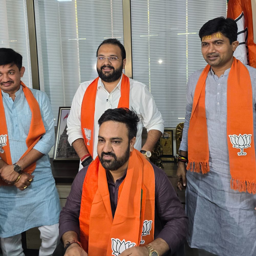 વિવાદ વચ્ચે BJP યુવા મોરચા પ્રમુખે પદગ્રહણ કર્યું:કોંગ્રેસ વામપંથીઓ- વિદ્યાર્થી સંગઠનો મારફતે GEN-Zને રોડ પર લાવી, ભાજપ યુવા મોરચો સત્ય પહોંચાડવા પ્રયત્ન કરશે