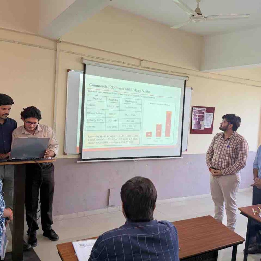 LJIMBA અને સર્જન ઇન્ફોટેક દ્વારા Hackthon 8.0નું આયોજન:વિદ્યાર્થીઓને વોટર પ્યુરિફાયર રિપેરિંગ એપ બનાવવાનો પડકાર મળ્યો