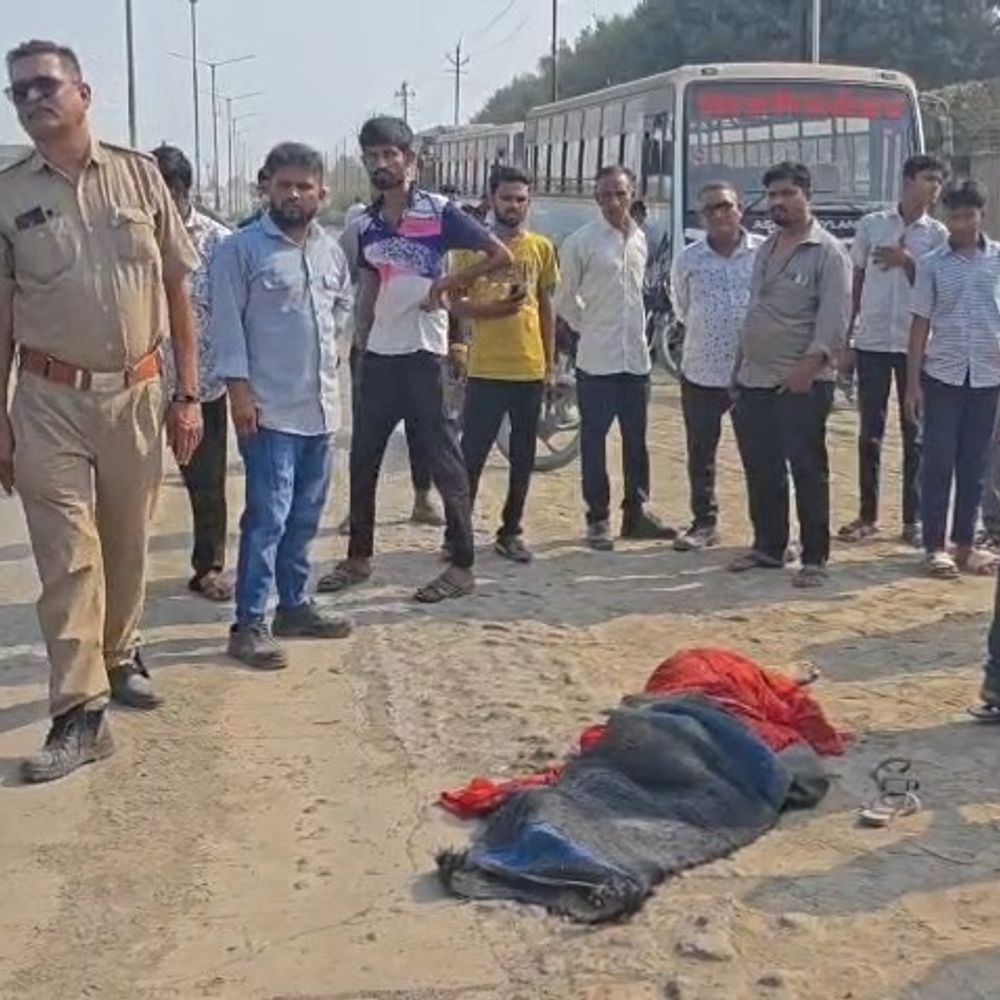 દહેજમાં ટેન્કરની અડફેટે પતિની નજર સામે મહિલા ડોક્ટરનું મોત:રિલાયન્સના ગેટ નંબર-4 નજીક અકસ્માત, ટેન્કરચાલક ફરાર