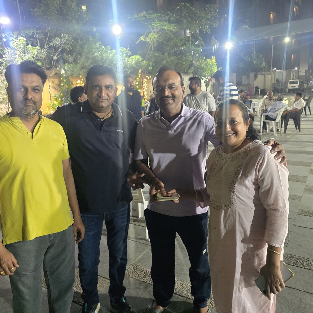મારી સોસાયટી મારી નવરાત્રિ:પ્રતિષ્ઠા72 સોસાયટીમાં શરદપૂનમ નિમિત્તે જમણવાર