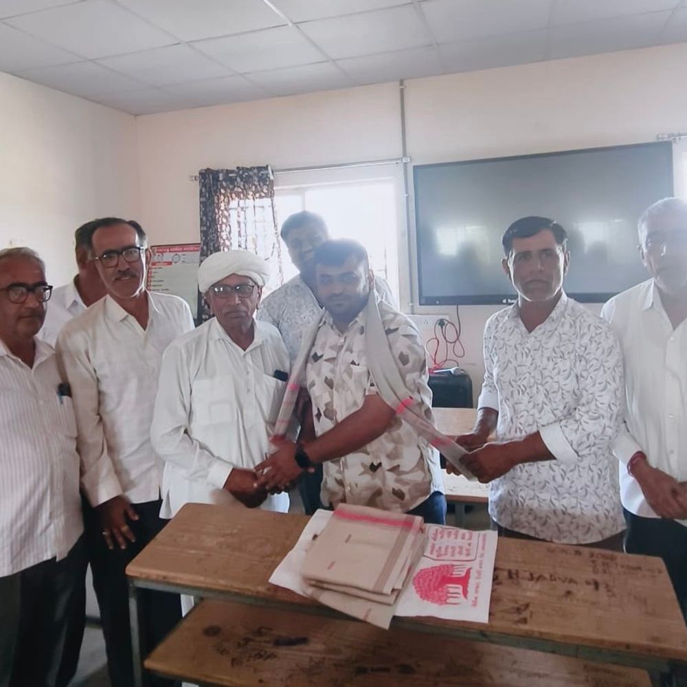 નખત્રાણા રબારી સમાજની બેઠકમાં કરણ રબારી બન્યા પ્રમુખ:શિક્ષણ, એકતા અને કુરિવાજોથી મુક્તિ માટે જાગૃતિ લાવવાનો સંકલ્પ કરાયો