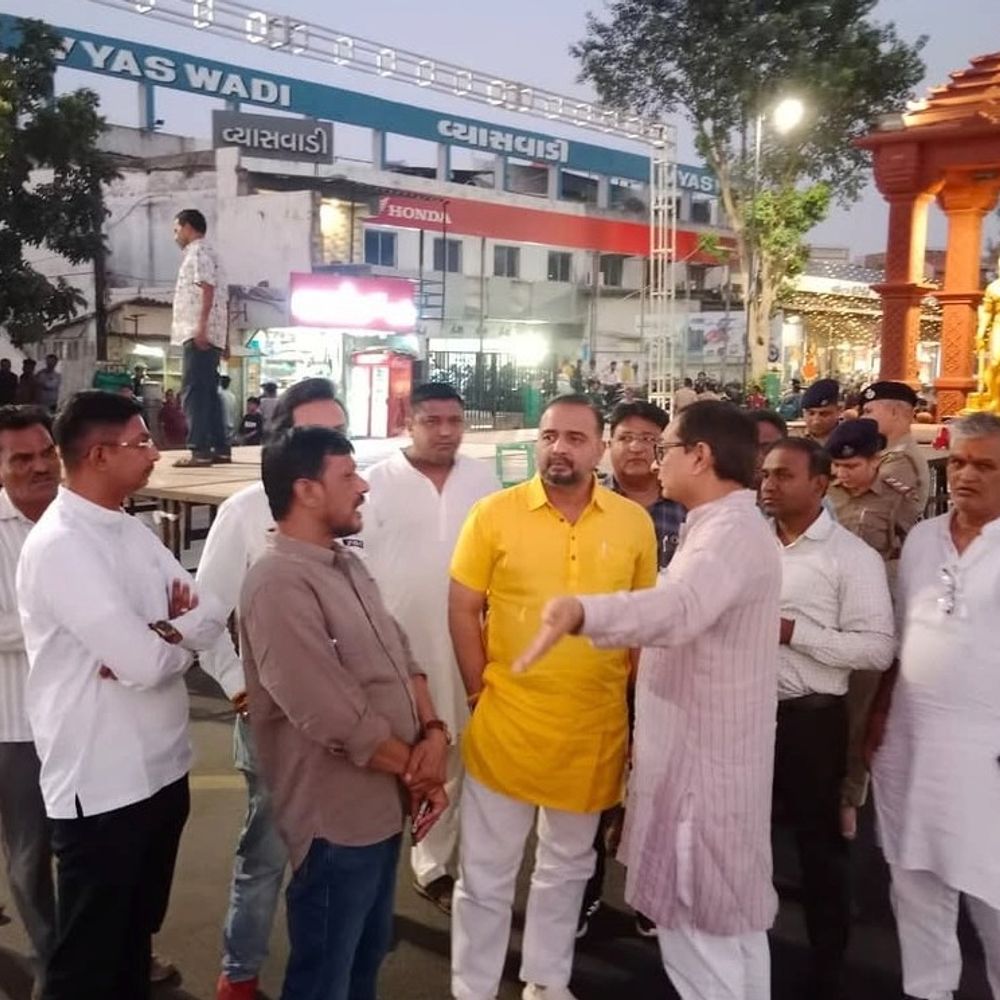 લોકતંત્ર બચાવવા અમદાવાદ-રાજકોટમાં ભાજપની પદયાત્રા:રૂપાલાએ ડ્રાફ્ટ યાદીની સમજ આપી, સૌરાષ્ટ્ર ઝનની યાત્રા ટૂંક સમયમાં શરૂ થશે