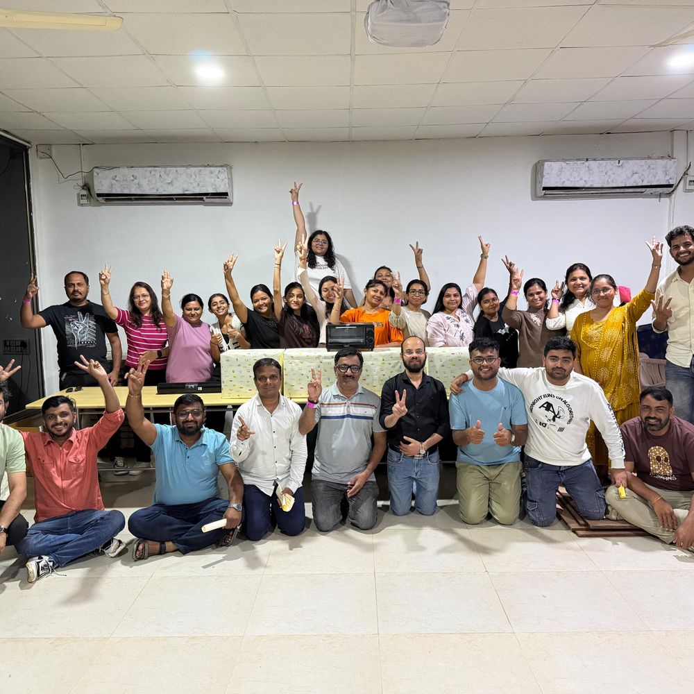 દેવમ પાઠશાળાના શિક્ષકોને દિવાળી બોનસમાં માઇક્રોવેવ ઓવન મળ્યા:હંસપુરાની પાઠશાળાએ સાવલીના રિસોર્ટમાં વન-ડે પિકનિકનું આયોજન કર્યું