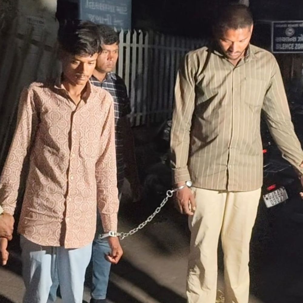 ખડસલીયાના યુવકની હત્યા કેસમાં મોટા ખોખરાના બે શખસ ઝડપાયા:ઉખરલા નજીક ઝાડી-ઝાખરામાંથી યુવકનો નગ્ન હાલતે મૃતદેહ મળ્યો હતો, અકસ્માતમાં ખપાવવાનો નિષ્ફળ પ્રયાસ