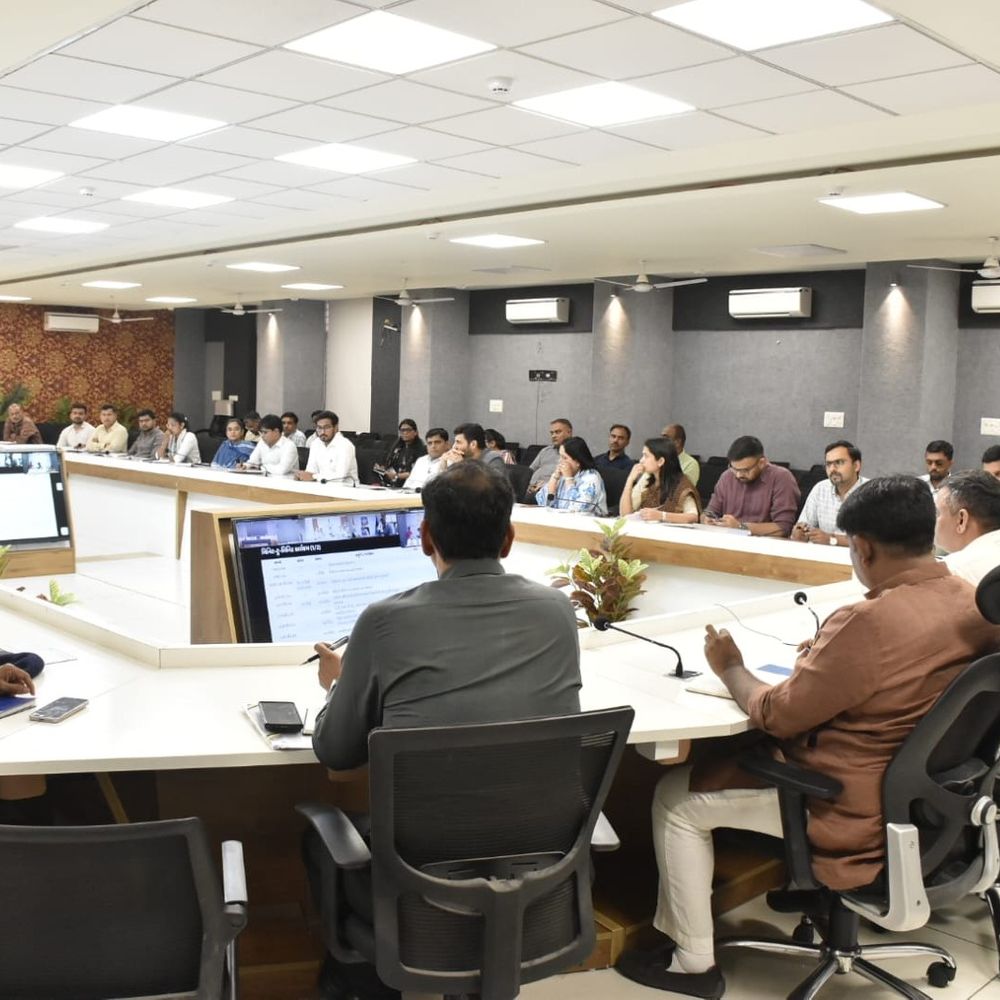 પાટણમાં 64 સ્થળોએ પીએમ કિસાન ઉત્સવ યોજાશે:APMC માર્કેટ યાર્ડમાં જિલ્લાકક્ષાનો કાર્યક્રમ; રાષ્ટ્રીય એકતા દિવસની તૈયારીઓની સમીક્ષા બેઠક યોજાઈ