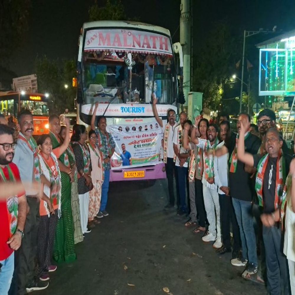 ભાવનગર શહેર કોંગ્રેસ કાર્યકર્તાઓ દિલ્હી જવા રવાના:1લી નવેમ્બરે રામલીલા મેદાન ખાતે ઐતિહાસિક રેલીમાં સહભાગી થવા ભાવનગરથી મોટી સંખ્યામાં કાર્યકરો રવાના