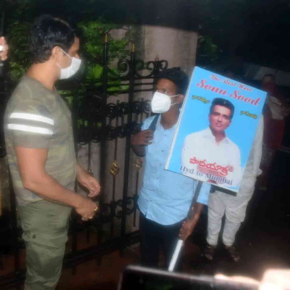 वेंकटेश हैदराबाद से मुंबई नंगे पांव चले