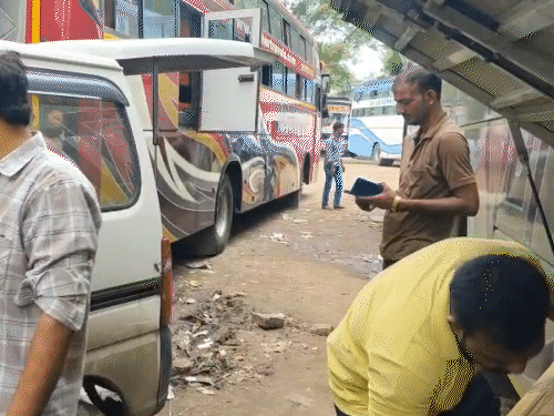 AMC seizes 408 kg suspected low-fat paneer from luxury buses in Ahmedabad; samples sent for lab testing after Rajasthan supply racket uncovered