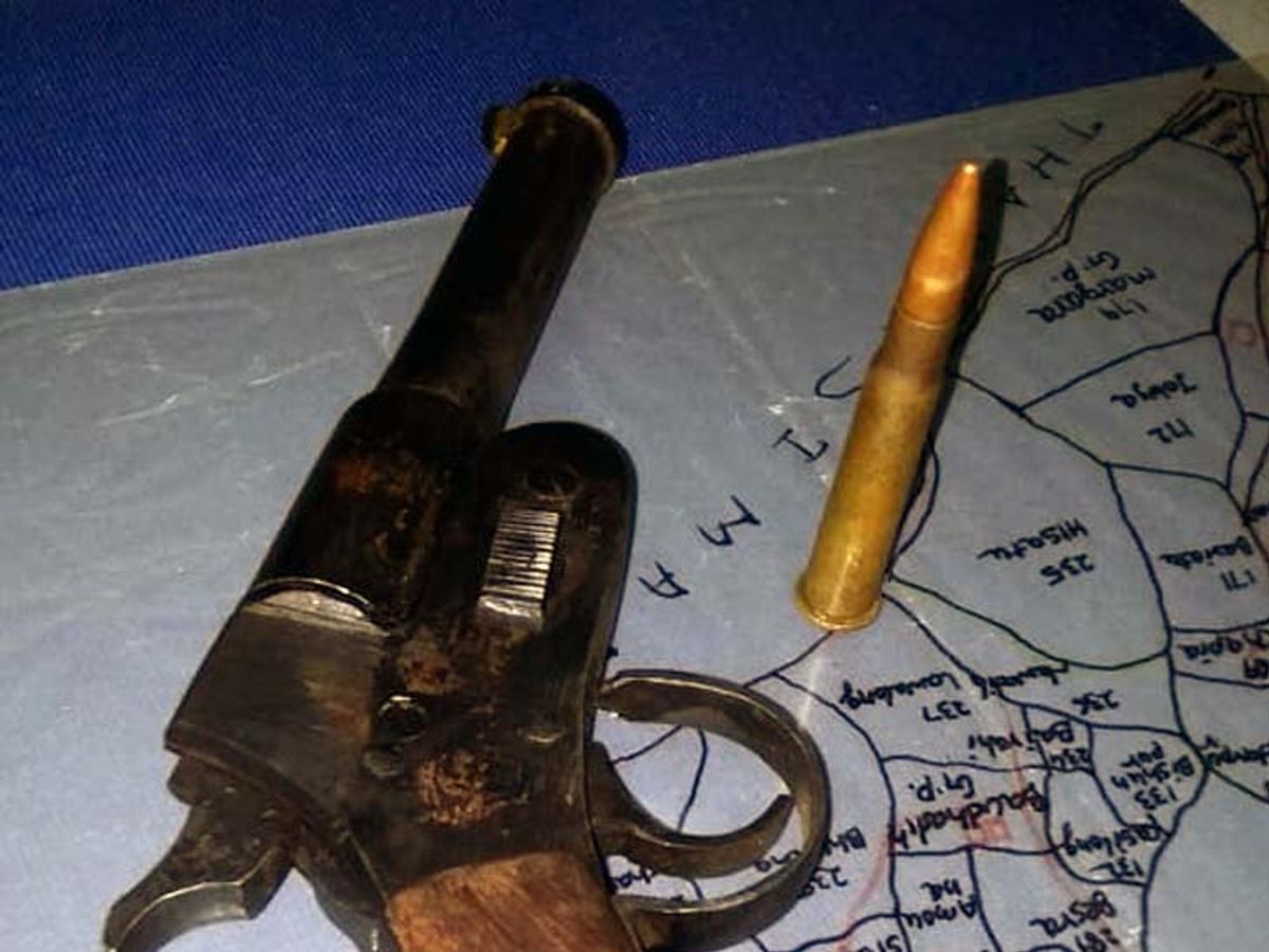 Lateksdagi katta kokrak fotosuratlari