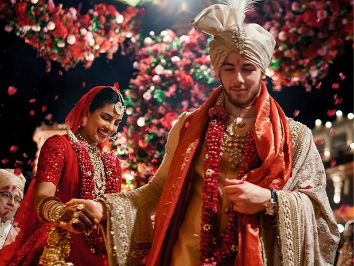 Priyanka Chopra Nick Jonas shared unseen wedding pictures on their first  wedding anniversary | प्रियंका ने निक से कहा- मुझे खोजने का शुक्रिया, शेयर  की शादी की अनदेखी तस्वीरें | Dainik Bhaskar