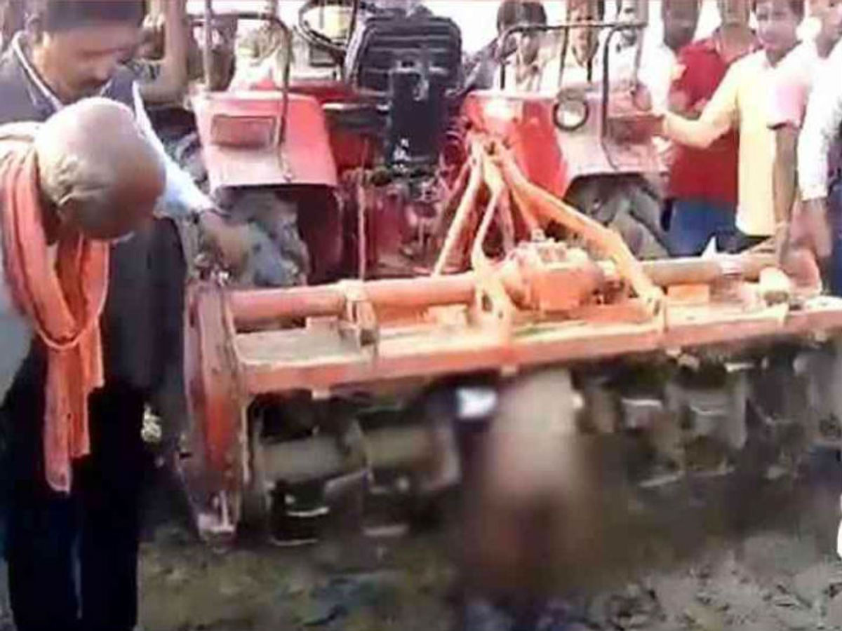Youth trapped in rotavator during plowing with tractor in Jabalpur, had to  carry dead body in sacks for PM | जबलपुर में ट्रैक्टर से जुताई के दौरान  रोटावेटर में फंसा युवक, बोरियों