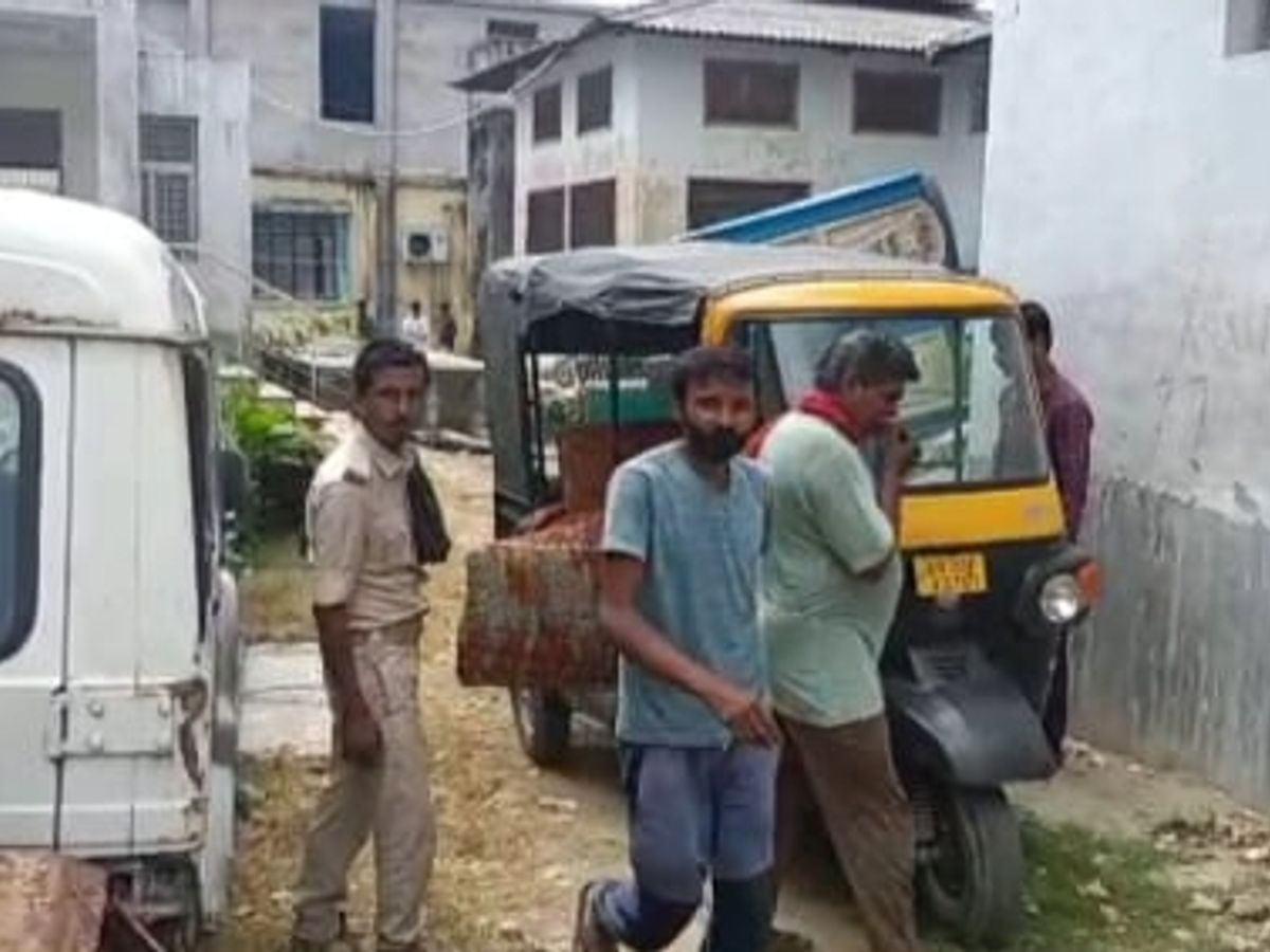 दंपती में चल रहा था विवाद, कमरे में मिली पत्नी की लाश; पति पर हत्या का आरोप  | Bihar News; Ruckus over woman's death in Sitamarhi - Dainik Bhaskar