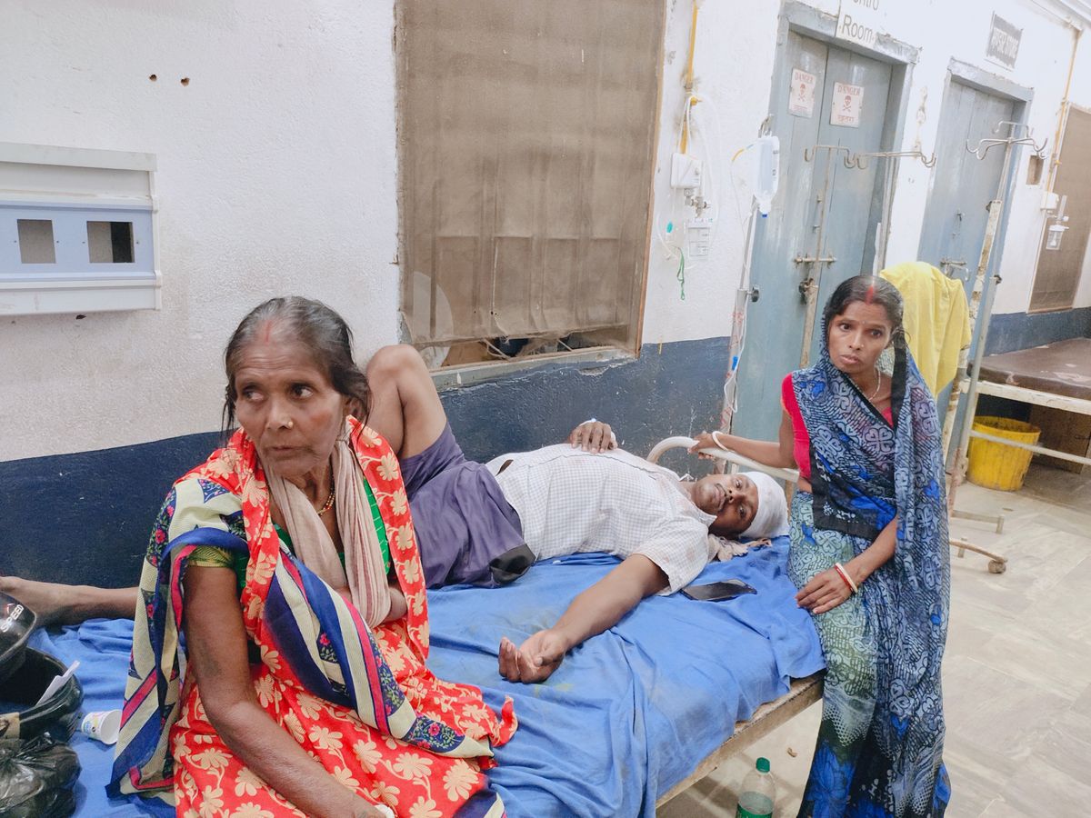 बेटी की शादी तोड़वा देने का आरोप लगाकर पीटा, एक ही परिवार के 4 लोग घायल |  Bihar News; Brother mercilessly beat up brother in Nawada - Dainik Bhaskar