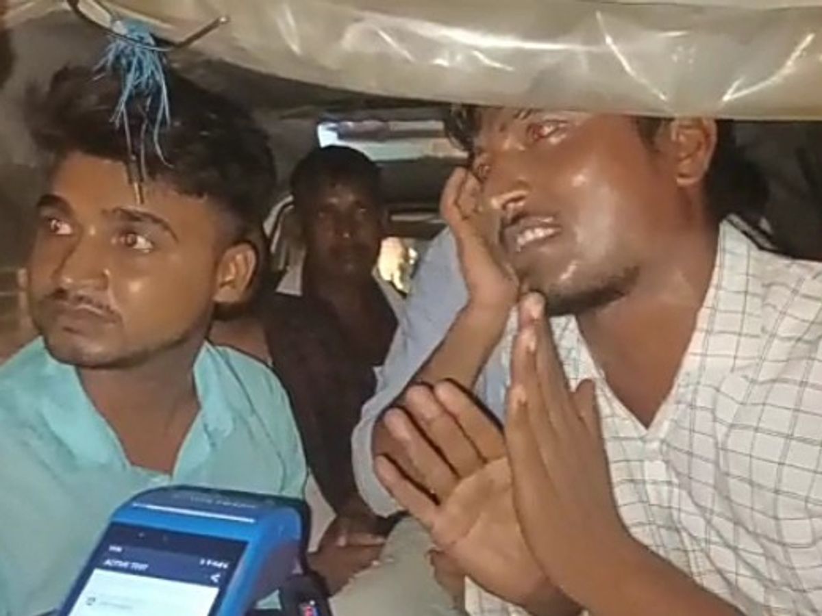 किसी ने पुलिस के सामने जोड़े हाथ तो किसी ने दिखाई दबंगई | 12 drunkards  caught during investigation in Buxar, If someone folded his hands in front  of the police, then someone