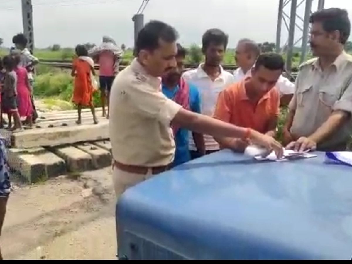 स्टेशन गए लोगों की पड़ी नजर, अब तक नहीं हुई है मृतक की पहचान | old man dead  body found in jehanabad; bihar bhaskar latest news - Dainik Bhaskar