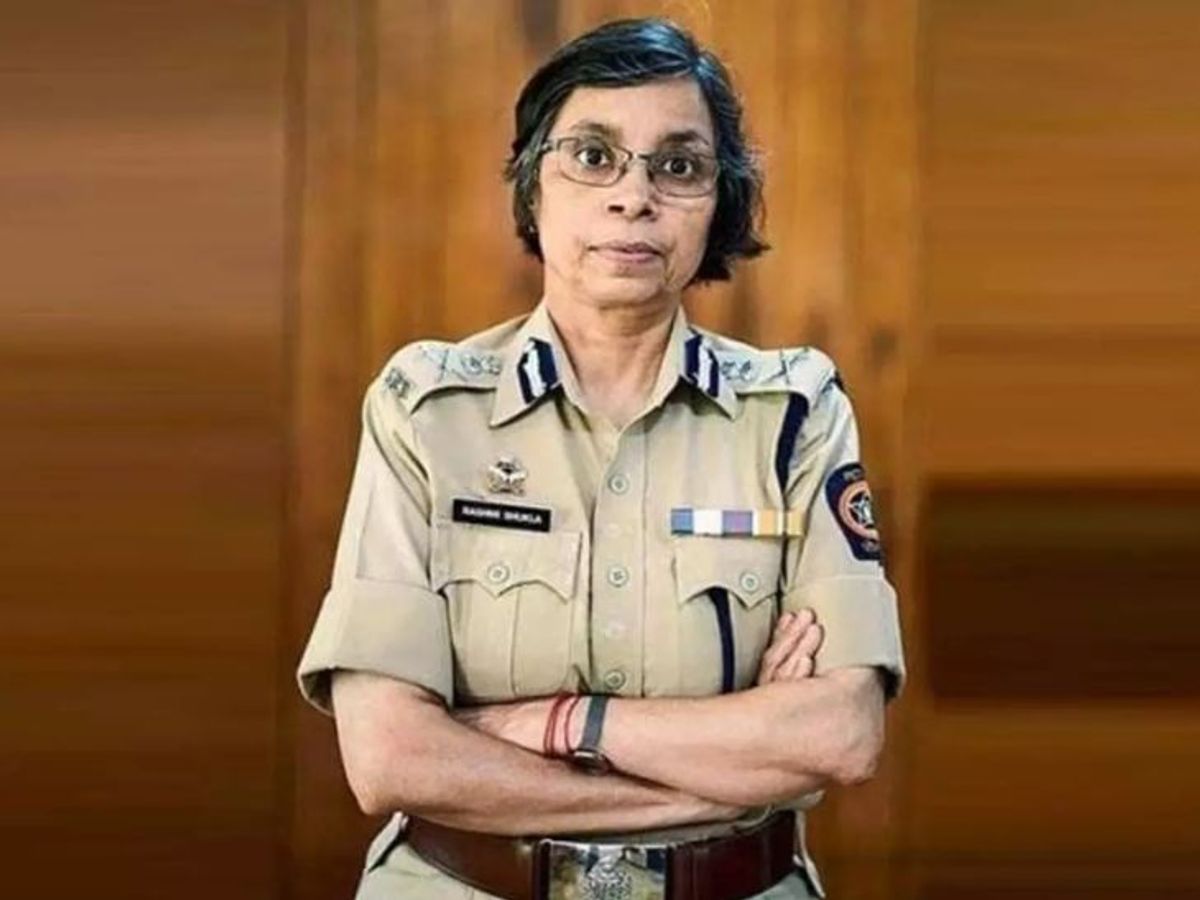 IPS Rashmi Shukla becomes the first woman DGP of Maharashtra | IPS रश्मि  शुक्ला बनीं महाराष्ट्र की पहली महिला DGP: देवेंद्र फडणवीस की करीबी मानी  जाती हैं; फोन टैपिंग के ...