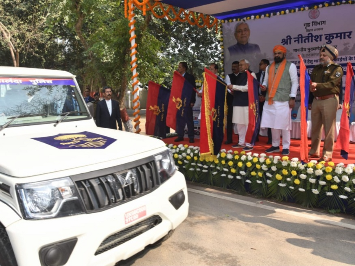Police stations of Bihar got a big gift by CM Nitish Kumar, 383 Vehicle  Launched in Patna | बिहार के थानों को मिली सौगात: मुख्यमंत्री नीतीश कुमार  ने 383 पुलिस वाहनों का