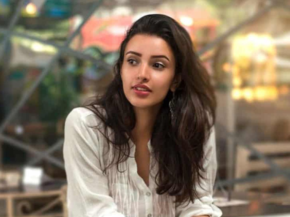 Dunyodagi eng kop tanali ayol fotosurati