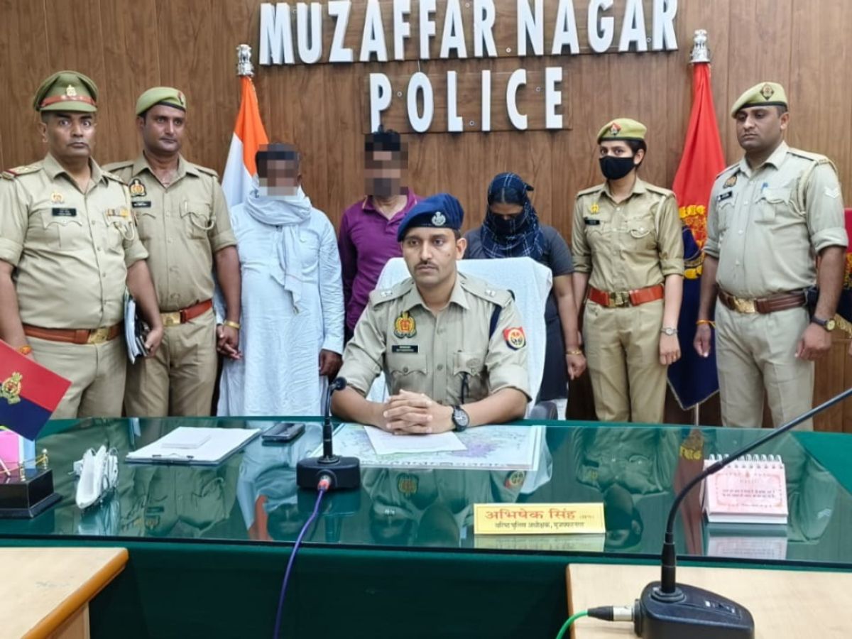 Three including a woman arrested in Muzaffarnagar | मुजफ्फरनगर में महिला  समेत तीन गिरफ्तार: अश्लील वीडियो बनाकर हनीट्रैप में फंसाती थी, धमकी देकर  मांगती थी पैसे ...