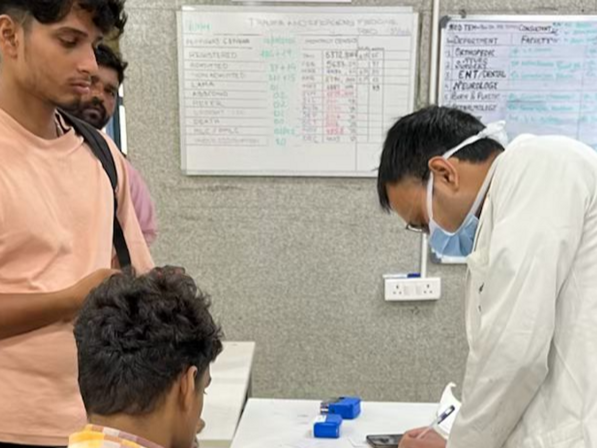 Bhopal Hamidia Hospital Kolkata Doctor Case Protest | GMC AIIMS