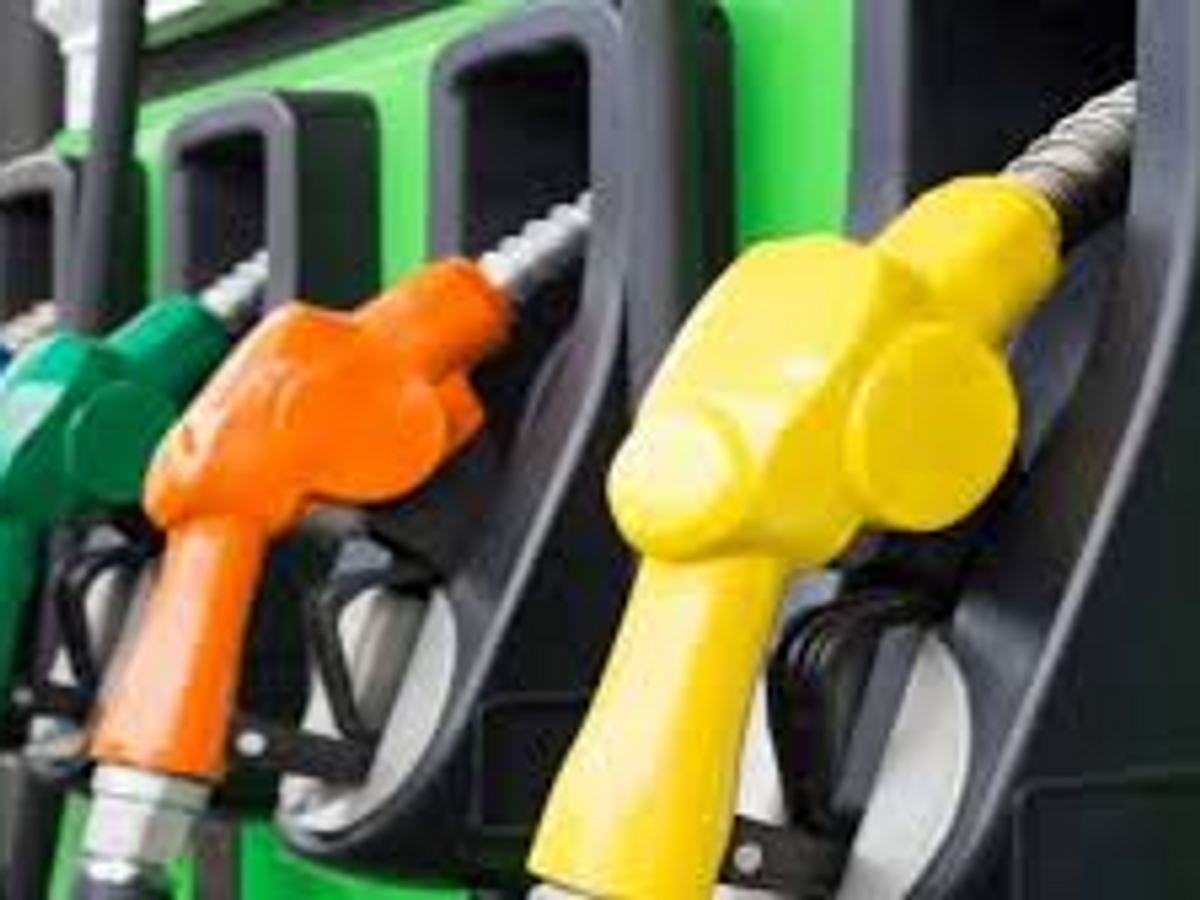 छत्तीसगढ़ में डीजल पर टैक्स घटा: 6 रुपए तक सस्ता मिलेगा फ्यूल, सरकार ने  जारी की अधिसूचना, लेकिन फायदा सिर्फ बड़े कारोबारियों को