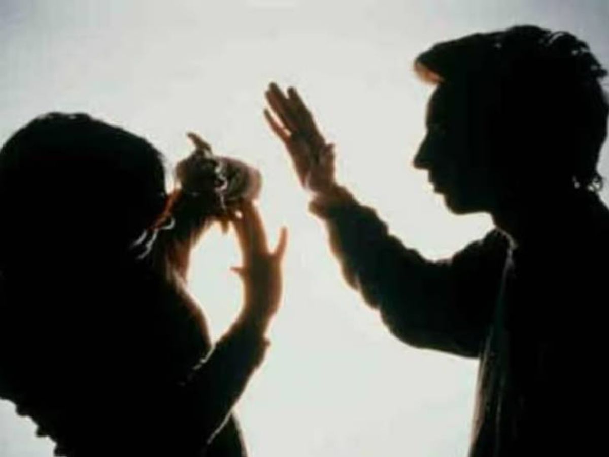 Married a girl from Lucknow by hiding religion | लखनऊ की युवती से धर्म  छिपाकर शादी: मुंबई में पति ने मांस खिलाया, गोवा ले जाकर किया गलत काम -  Lucknow News | Dainik Bhaskar