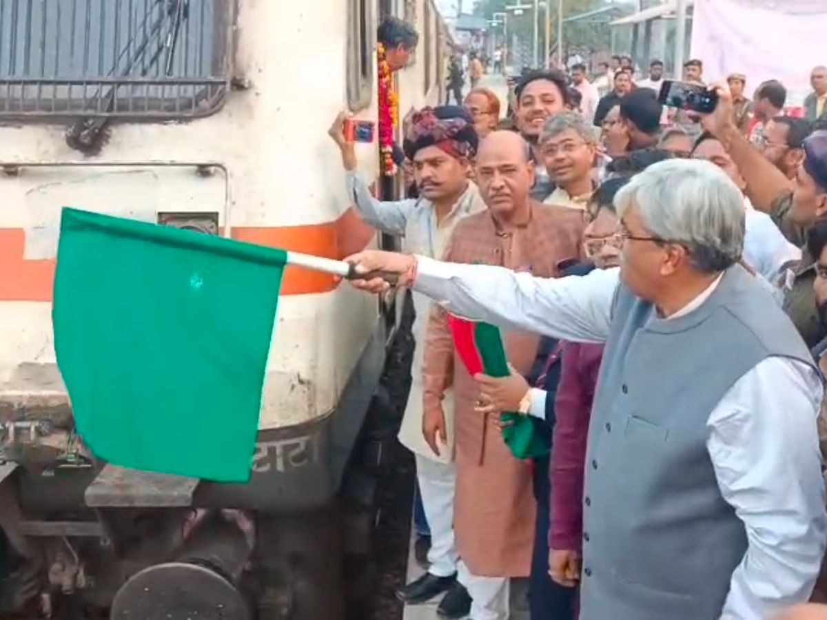 Tatanagar-Jammu Tawi Express starts stoppage at Firozabad