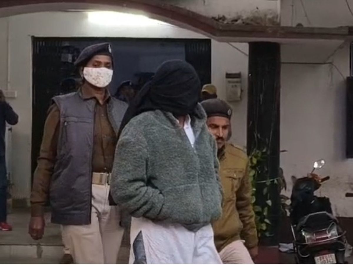 हत्या और अवैध शराब तस्करी में ‘लेडी डॉन’ गिरफ्तार