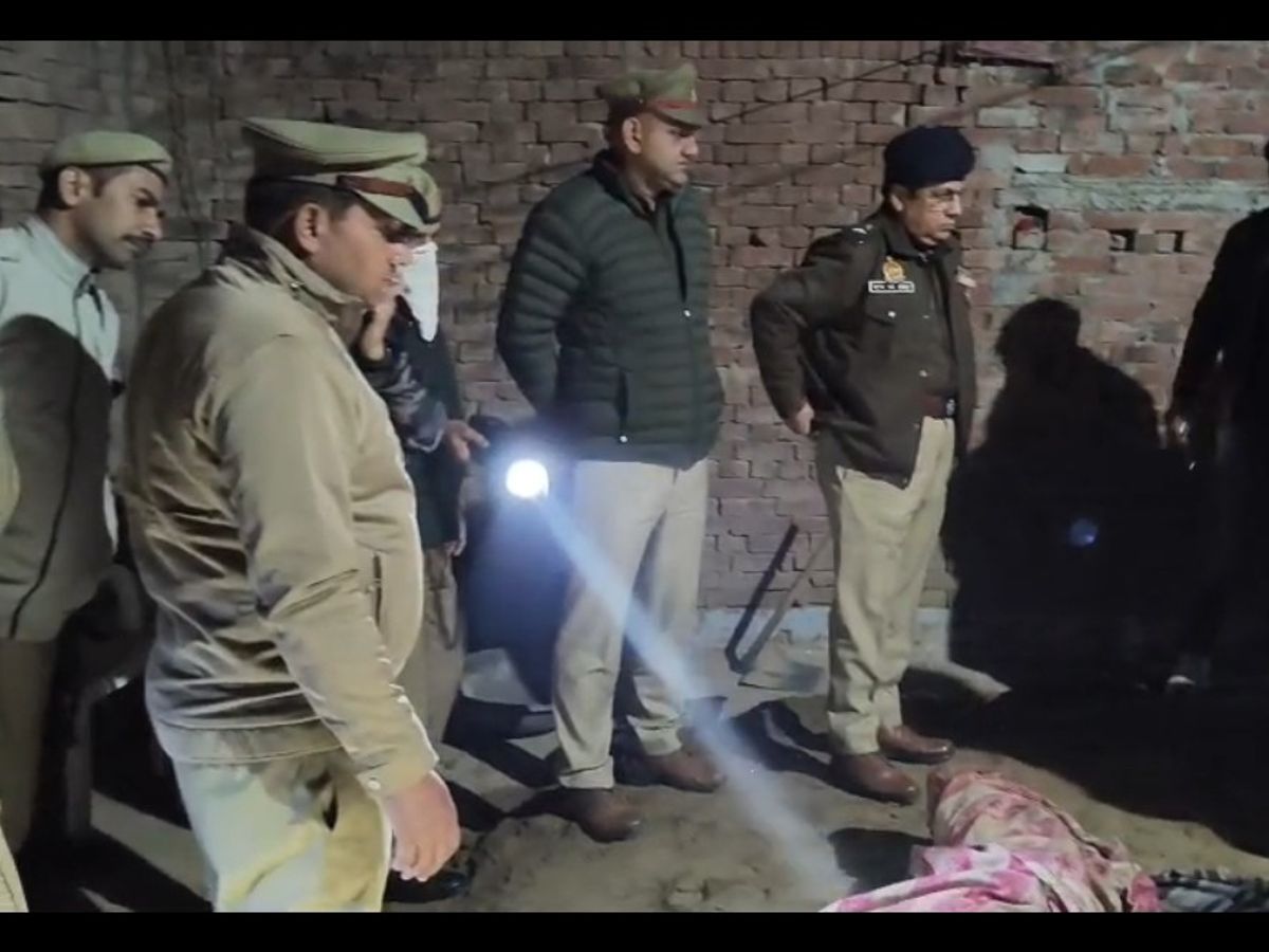 BREAKING : बुर्का विवाद पर पति ने पत्नी और दो बेटियों की हत्या