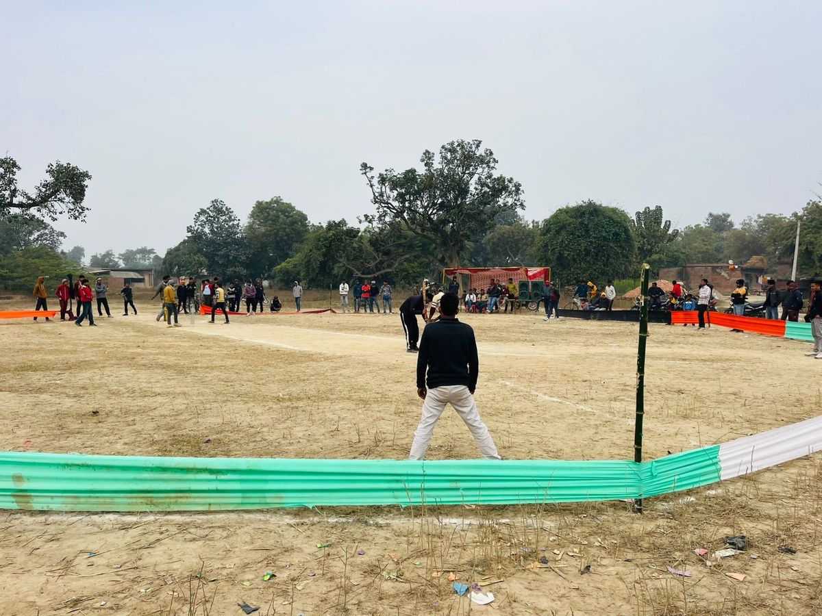 बाबा तांत्रिक क्रिकेट टूर्नामेंट: खिलाड़ियों और दर्शकों का उत्साह