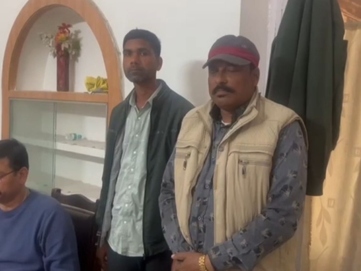 समनापुर: घूस लेते रंगे हाथ पकड़ाए दो कर्मचारी
