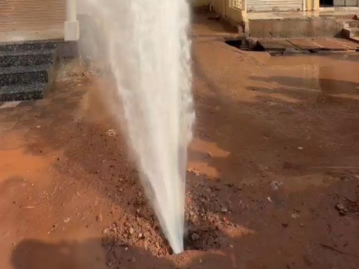 Satna Water Line Burst: Shops, Houses Flooded | 1.5 Lakh Liters Water Wasted