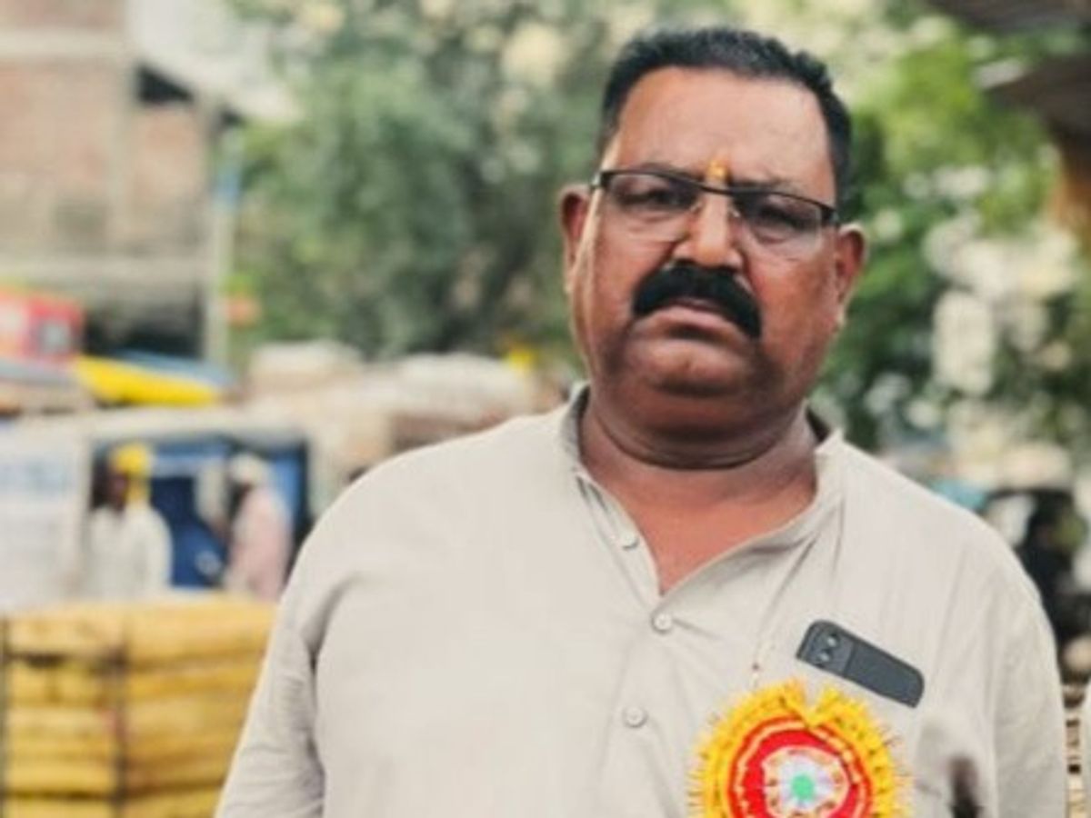 विदिशा : मुखर्जी नगर रोड पर  बालाजी बस-बाइक की टक्कर, नगर पालिका कर्मचारी की मौत