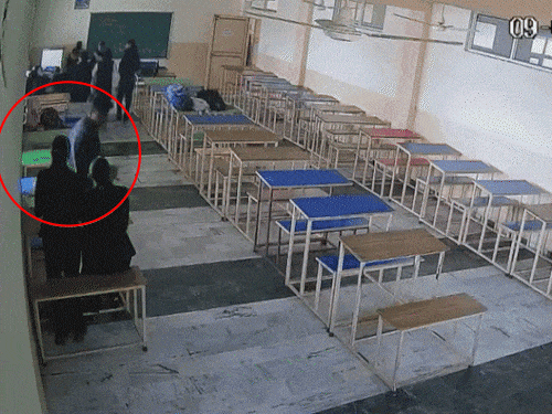 Murder in TarnTaran College : लॉ कॉलेज में दर्दनाक घटना: वैलेंटाइन वीक में प्रपोजल ठुकराने पर युवक ने छात्रा को गोली मारकर उतारा मौत के घाट 2 comp 168 1770622301 comp 168 1770622301 Murder in TarnTaran College