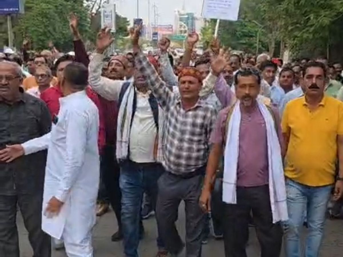 Rewa Teachers Protest TET Order | Demand Cancellation