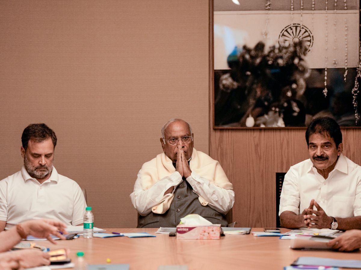 Kharge Slams Govt for Election Code Violation | Lok Sabha Seat Hike
