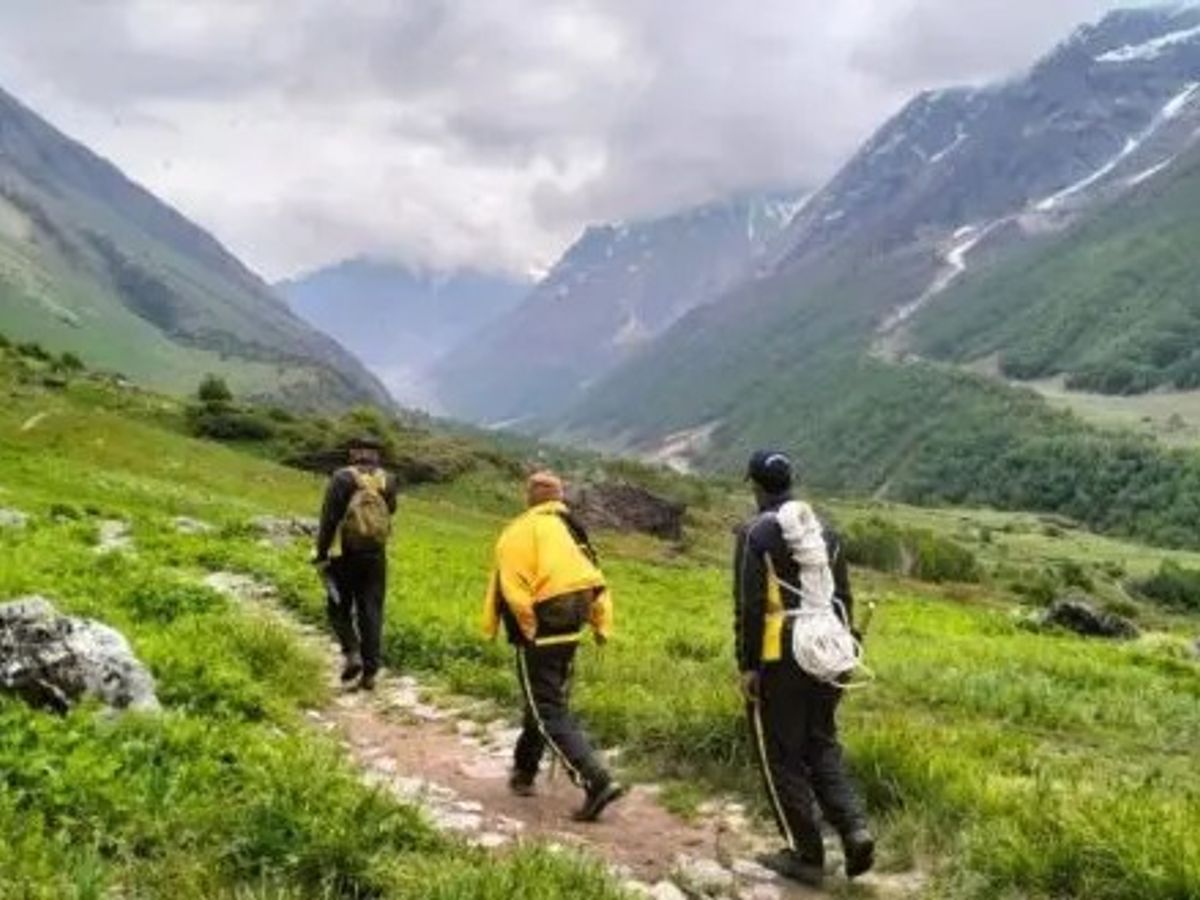 Haryana Man Missing In Valley Of Flowers :- 3 साल से लापता हरियाणा का युवक फूलों की घाटी में फिर हुआ गायब ! 