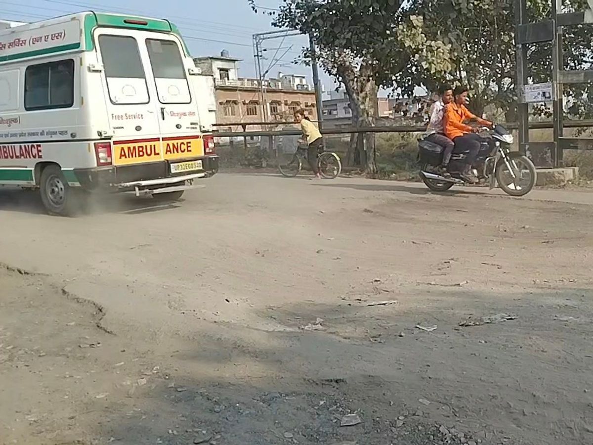 Rishikesh Ambulance Incident Dead Man Alive :- ऋषिकेश में हैरान करने वाला मामला एंबुलेंस के गड्ढे में गिरते ही ‘मुर्दा’ हो गया ज़िंदा !