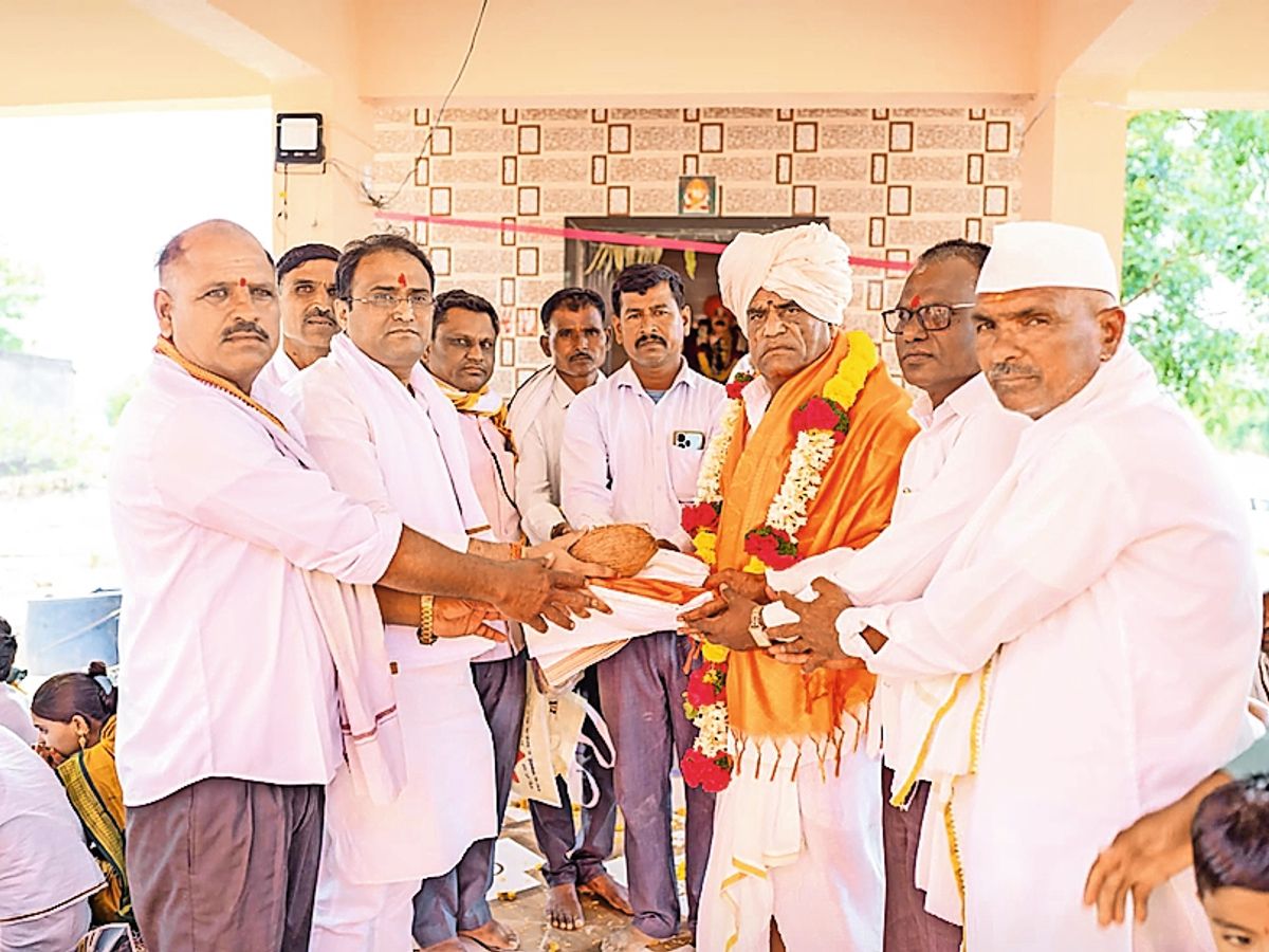 कवडगाव (खेडकर वस्ती) येथे संत भगवानबाबा मूर्ती प्राणप्रतिष्ठा सोहळा उत्साहात  प्राणप्रतिष्ठा व कलशारोहण सोहळ्यानिमित्त तीन दिवस विविध धार्मिक कार्यक्रम संपन्न