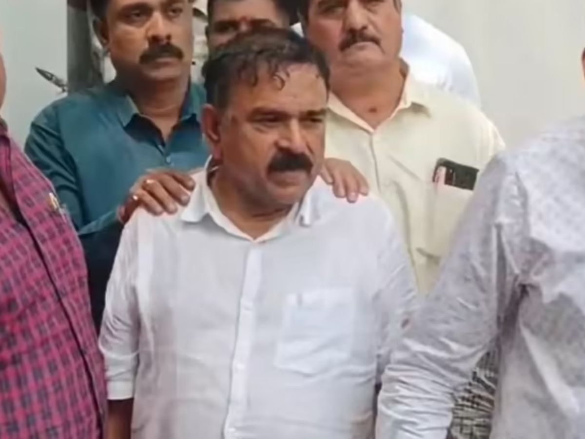 भोंदू अशोक खरातला मनी लाँड्रिंग प्रकरणात कारवाई; कोट्यवधींची रोकड, दागिने आणि आलिशान मोटार जप्त