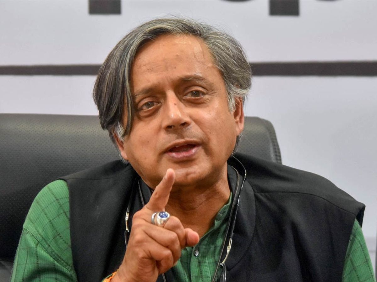 Shashi Tharoor on Passport Proof | Govt Decision Confusion