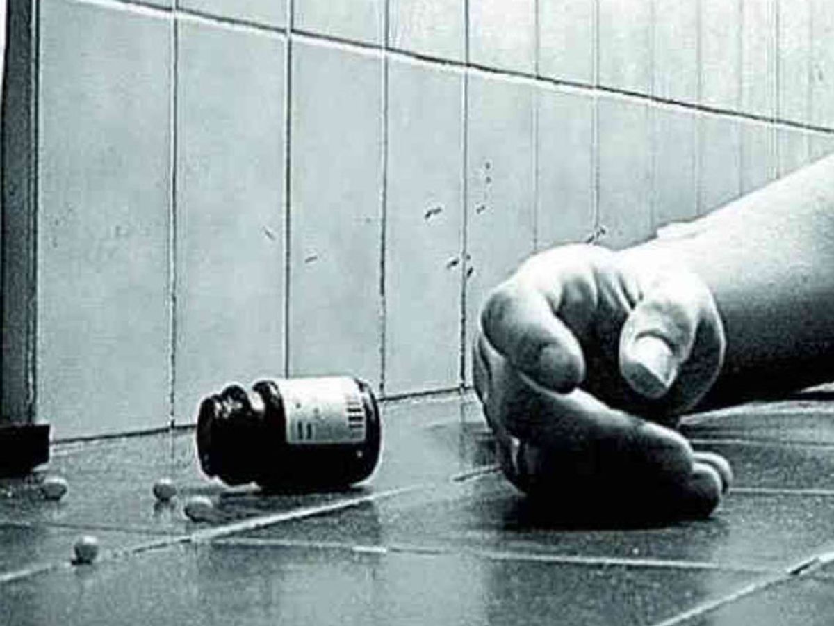Father of 4 daughters commits suicide by drinking poison on Waghodia Road |  આત્મહત્યા: વાઘોડિયા રોડ પર 4 પુત્રીના પિતાનો ઝેર પીને આપઘાત - Vadodara News  | Divya Bhaskar