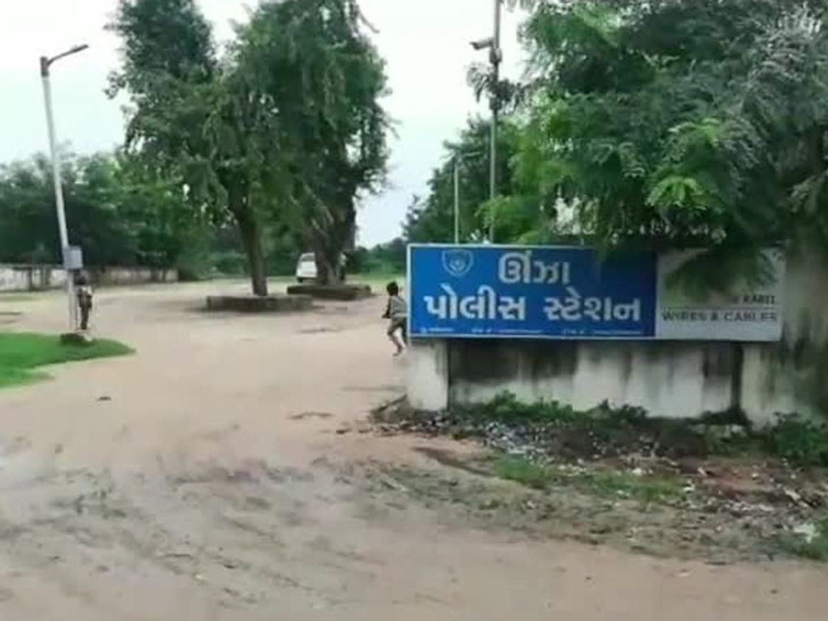 Attempt to cut Poxo's accused's genitals with a blade in the lockup of Unjha  police station | જનમટીપની સજાનો ડર: ઊંઝા પોલીસ સ્ટેશનના લોકઅપમાં પોક્સોના  આરોપીનો બ્લેડથી ગુપ્તાંગ ...