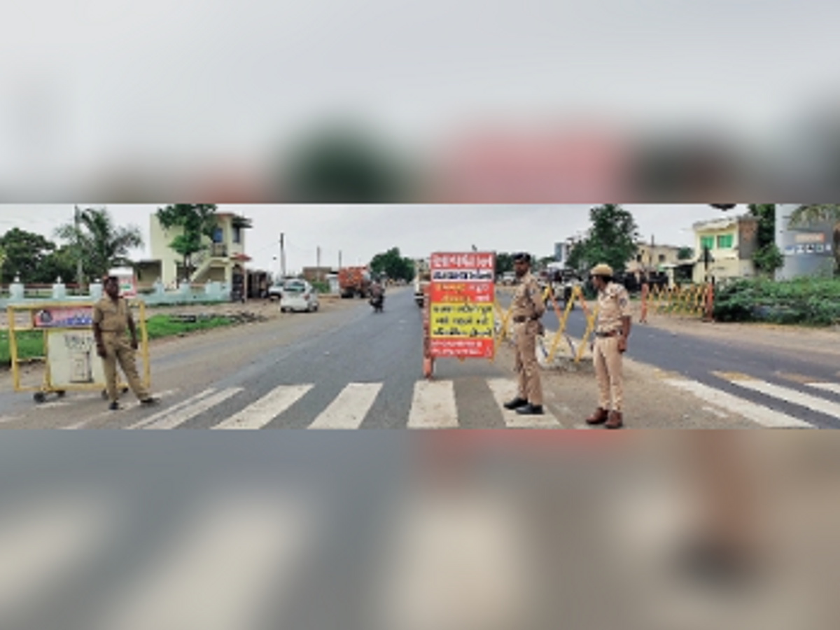 Heavy vehicles blocked on 62-year-old bridge over Rupen river near  Shankheshwar connecting Kutch-Saurashtra | ભારે વાહનોને નો એન્ટ્રી:  કચ્છ-સૌરાષ્ટ્રને જોડતાં શંખેશ્વર પાસે રૂપેણ નદી ...