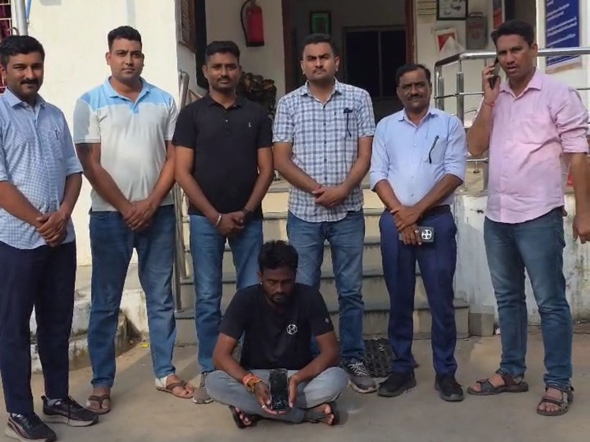 Himmatnagar Police Arrests Chain Snatching Accused Akola Maharashtra | હિંમતનગર  પોલીસે ચેઈન સ્નેચિંગનો આરોપી ઝડપાયો: સલાટવાસનો શખ્સ મહારાષ્ટ્રના ગુનામાં  સંડોવાયેલો ...